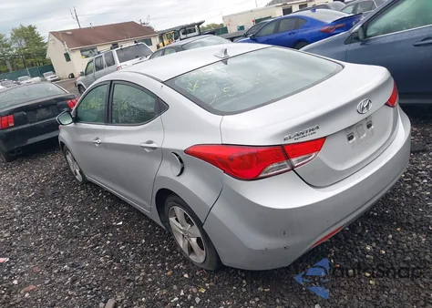 2013 Hyundai Elantra Gls z USA, uszkodzony, nr VIN KMHDH4AE4DU757280